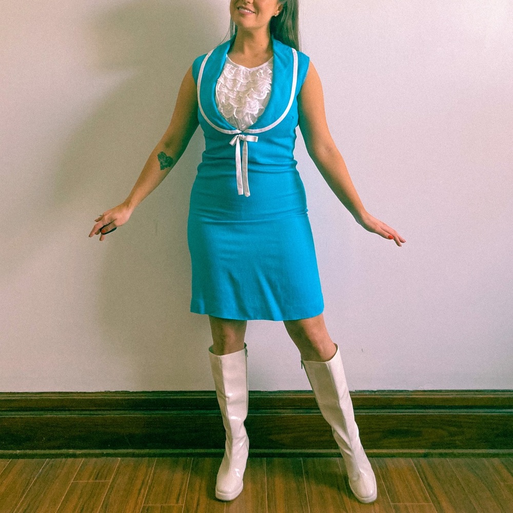 Vintage 1960s Blue Shift Dress with Oversized Collar and Removable Dickie